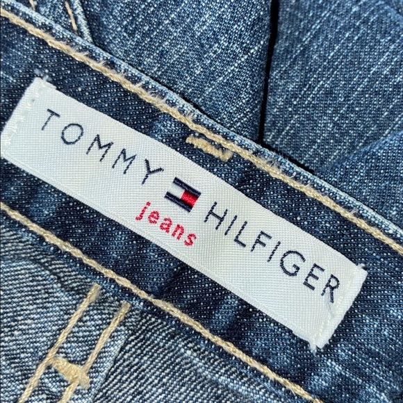 TOMMY HILFIGER Women's Blue Denim High Waisted Wide Leg Mom Jeans. 12 - Picture 9 of 17